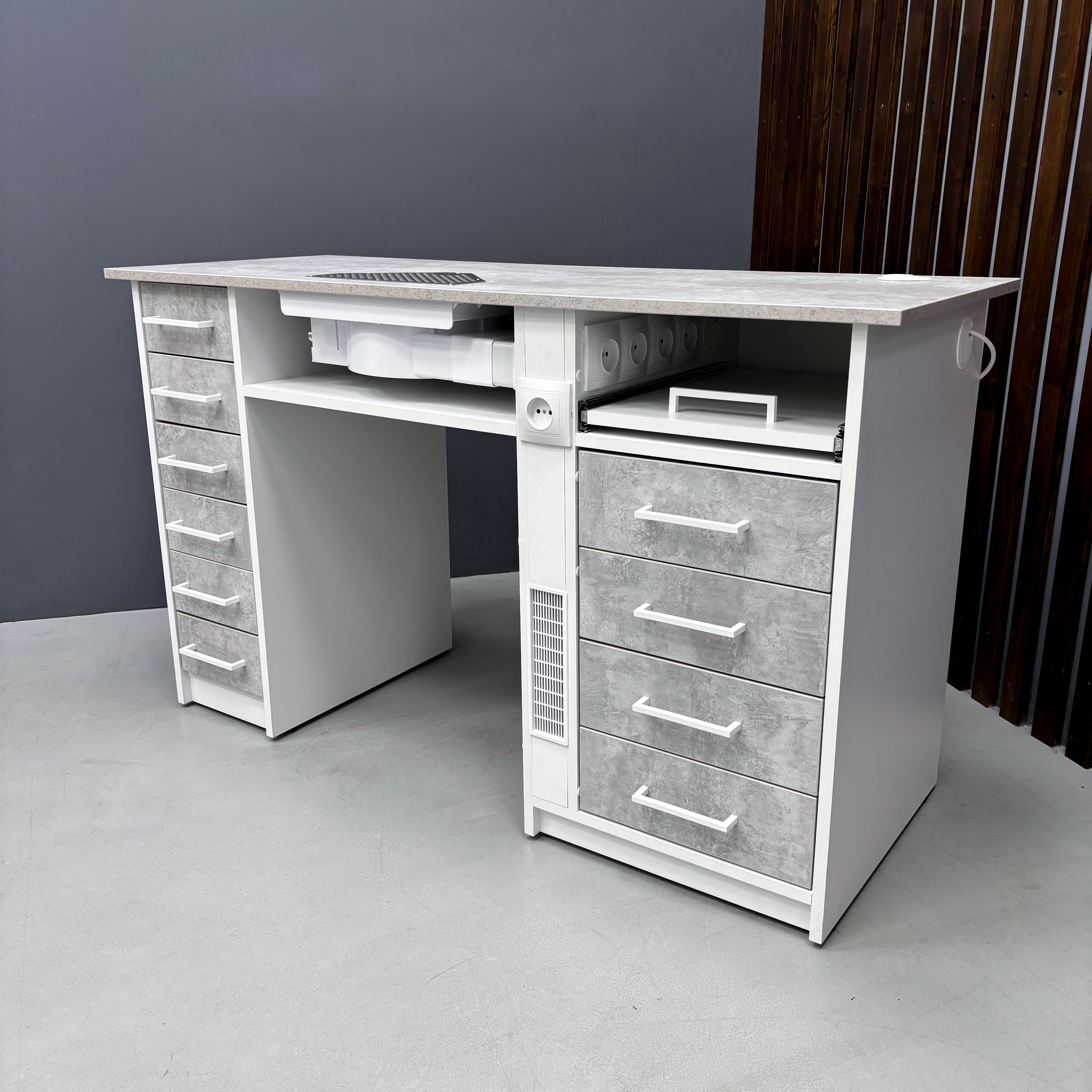 Маникюрный стол Deluxe PRO с вытяжкой